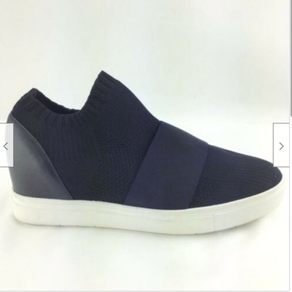 NWT Aqua foxy navy shoes